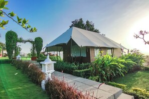 Room - Della Resorts Lonavala (Mawal)