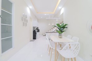 Restaurant - Rumah Teteh - Seturan By Zuzu (Depok)