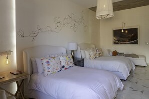 Room - Lotel at Doce18 Concept House (San Miguel de Allende)