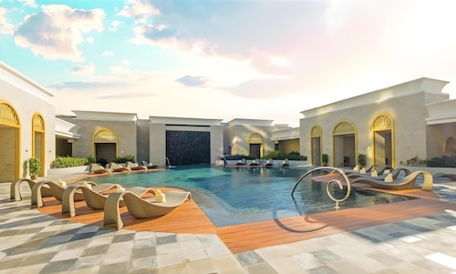 2BR Seaview Retreat Near OKADA Airport 