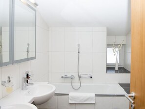 Bathroom - Canols für 6 Personen Valbella-Lenzerheide by Interhome (Valbella)