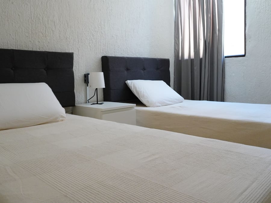 Casa estándar, 2 habitaciones, se aceptan mascotas | Caja de seguridad en la habitación y escritorio