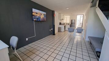 Standard House, 2 Bedrooms, Pets allowed | Interior