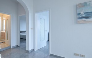 Travel cot, free WiFi - 2 bedroom beautiful apartment in Albenga (Albenga)