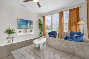 TV - Luxury 2BR | Pool, Gym, Near Disney (Winter Garden)