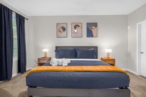 Bureau, fer et planche à repasser, lit parapluie, Wi-Fi