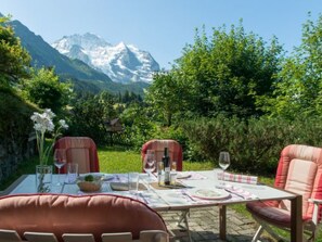 Outdoor dining - Chalet Sonneck by Interhome (Lauterbrunnen)