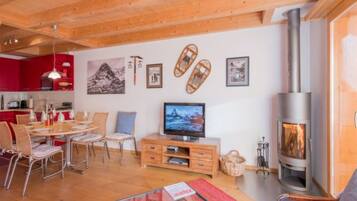 Fernseher, Kamin