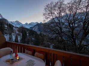 Outdoor dining - Racers Retreat 3 by Interhome (Lauterbrunnen)
