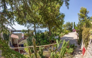Property grounds - Beautiful home in Sperlonga (Sperlonga)