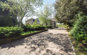 Property grounds - Gorgeous home in Monterosi (Monterosi)