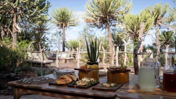 Restaurant - Euphorbia Mashatu (Lentswelemoriti)