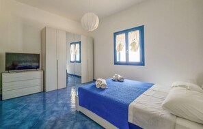 3 bedrooms, travel cot, free WiFi