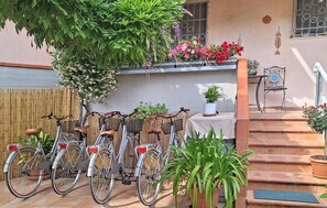 Property grounds - 2 bedroom gorgeous apartment in Marina di Massa (Marina di Massa)