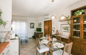 Dining - 2 bedroom gorgeous apartment in Marina di Massa (Marina di Massa)