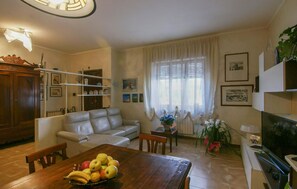 Smart TV - 2 bedroom lovely apartment in Marina di Carrara (Marina di Carrara)