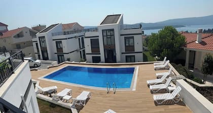 Tivat Terrace Suites