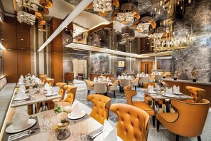 Restaurant - China Dragon Hotel (Macau)