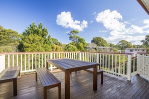 Outdoor dining - Aidan at Bawley Point with Ocean Views (Bawley Point)