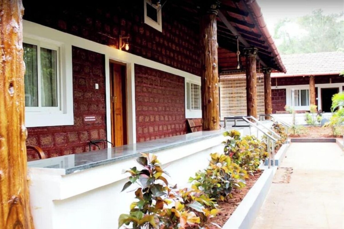 LUXURY COTTAGE