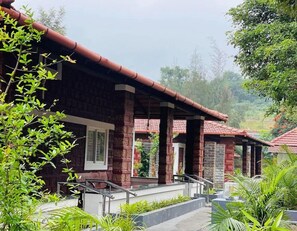 View from property - Aara Jungle Resort (Mettupalayam)