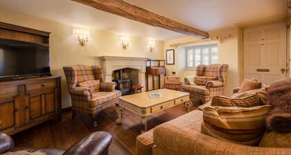 A holiday cottage that sleeps 10 guests in 5 bedrooms