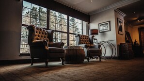 Lobby - The Broadford Hotel (Strath)