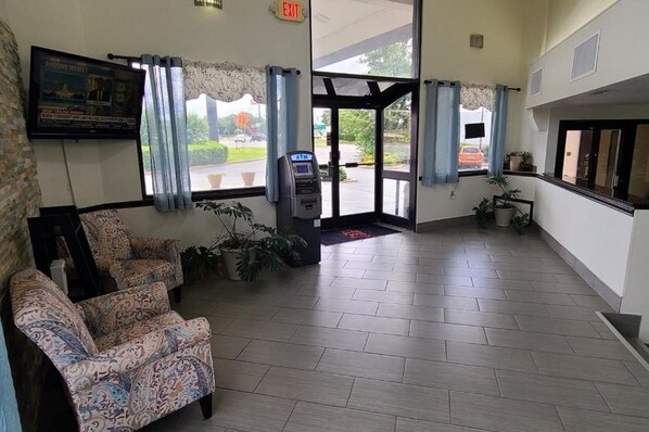 Lobby - Red Roof Inn & Suites Duncan (Conley)