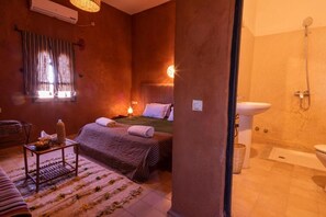 Room - Abdelkhaled Benalila (M'Hamid El Ghizlane)