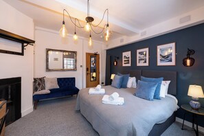 Room - City Rooms by Hiive (Worcester)