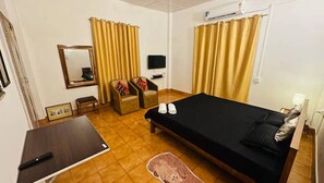 Room - The Castleton Mansion And The Castleton Apartment (Guwahati)
