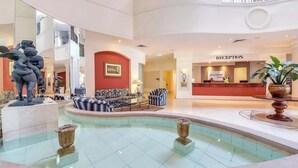 Lobby - The Phoenician Luxe Suite (Broadbeach)