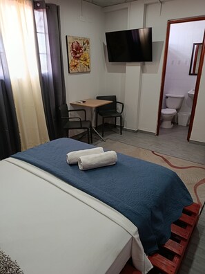 Room - Hostal Cigarra (Panama City)