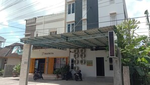 Unclassified image, 3 of 18, button - Medina House Syariah By Zuzu (Banda Aceh)