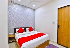 Room - Hotel Shivaay Motera (Ahmedabad)