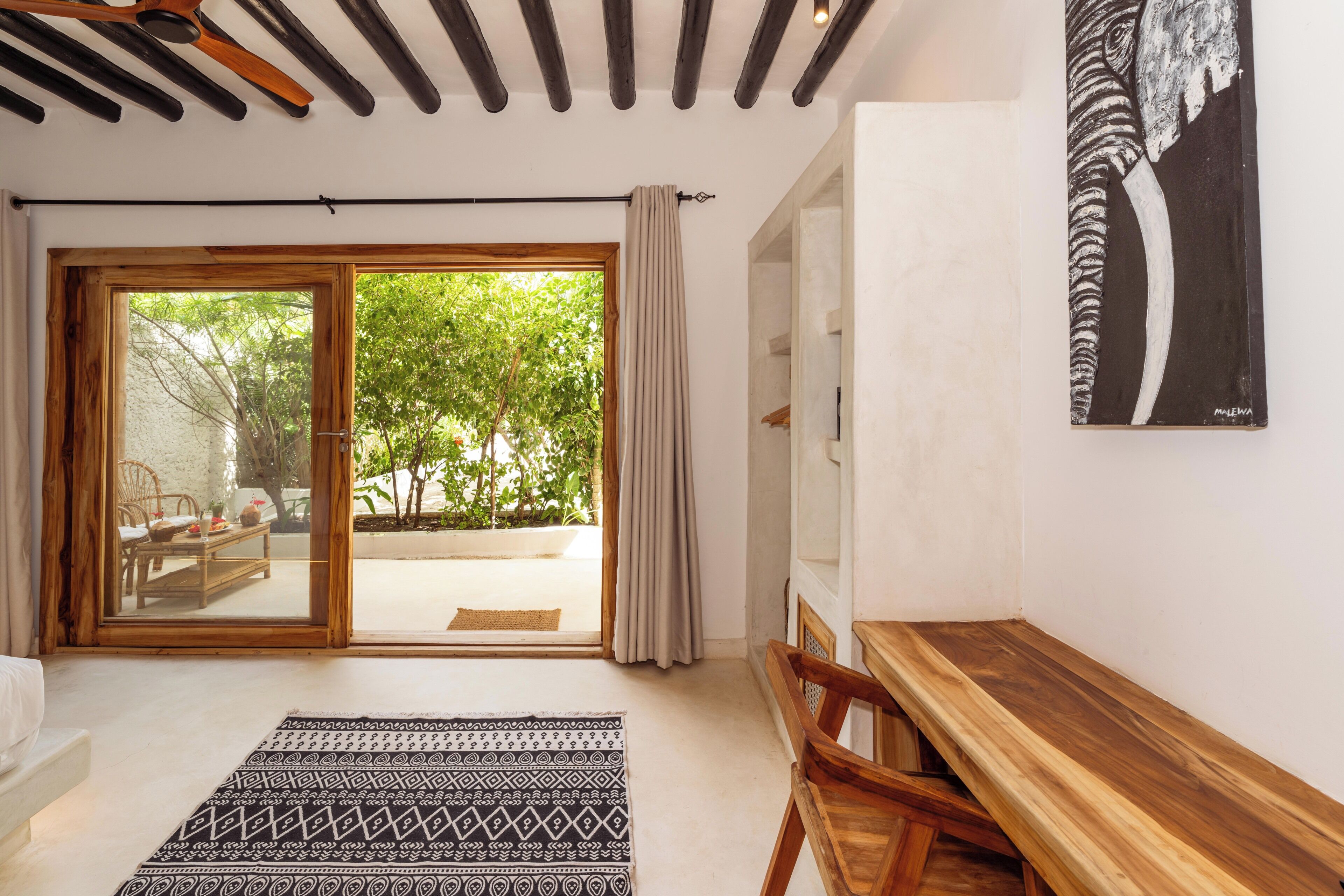Bangalô luxo, várias camas, vista para o jardim | Parte interna