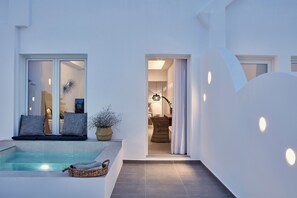 Room - Callia Retreat Suites (Santorini)