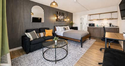 Stylish Nashville Escape w/ Pool, Gym & Parking