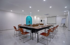 Meeting facility - Loccal Collection Hotel Labuan Bajo (Labuan Bajo)