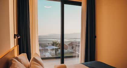 Royal Blue Resort And Residences