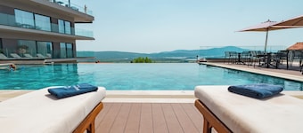 Royal Blue Resort And Residences