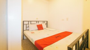 Room - Reddoorz @ Recson Boracay Hostel (Caloocan)