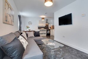Living area - Apartments in Skinningrove (Uxbridge)