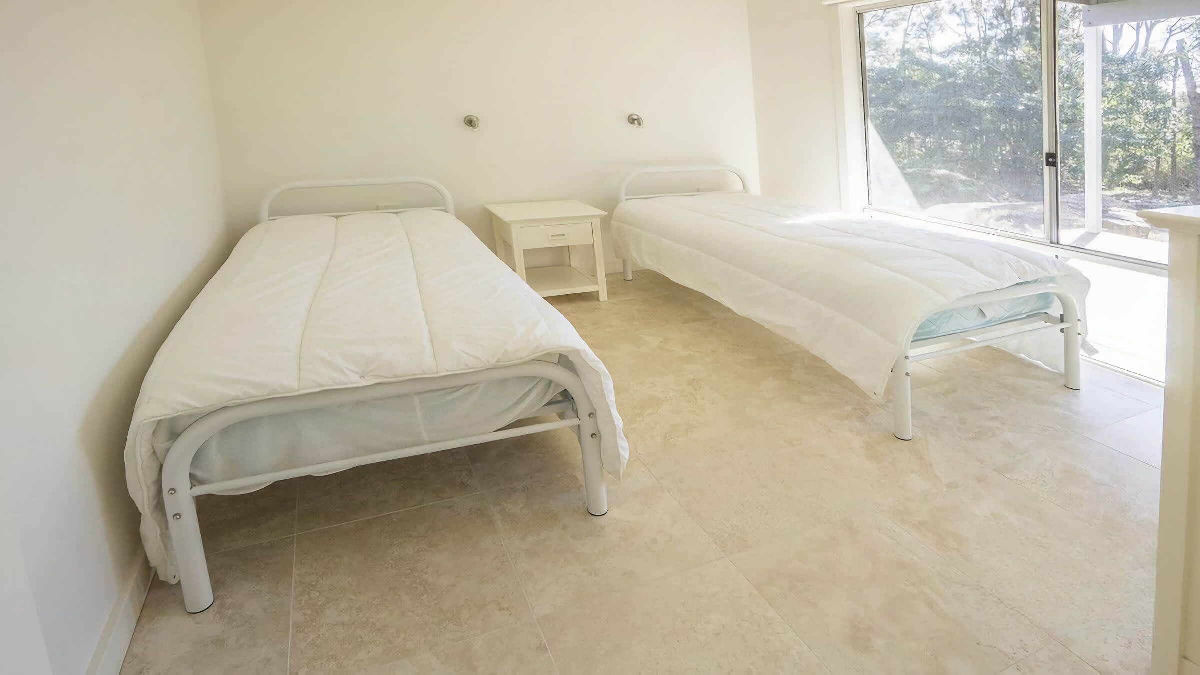 4 bedrooms, iron/ironing board