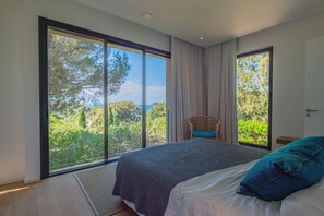Room - LA CROIX-VALMER - 7 BEDROOMS - CLOSE TO THE BEACH - SEA AND GARDEN VIEW (LA CROIX VALMER)
