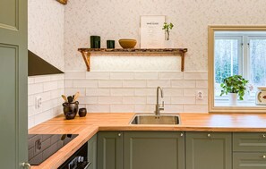 Fridge, microwave, oven, stovetop - 2 bedroom awesome home in Hyltebruk (Hyltebruk)