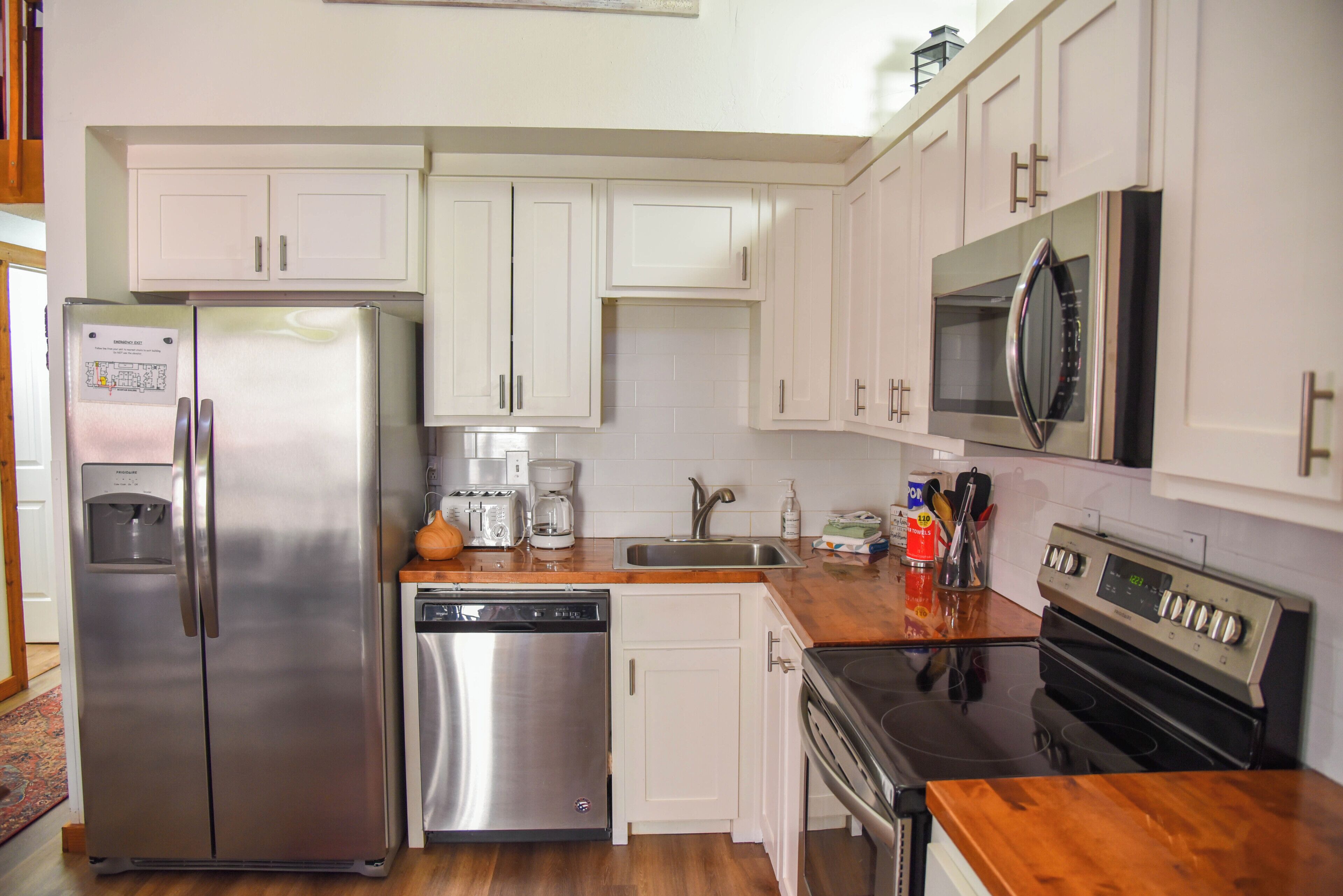 Oven, stovetop, dishwasher, coffee/tea maker