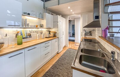 Awesome home in Borgholm with sauna