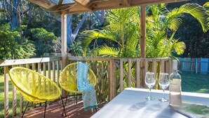 Outdoor dining - Mollymook Beach Cottage (Mollymook Beach)