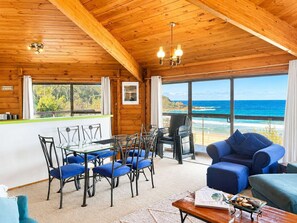 Interior - Ocean's Kiss at Mollymook (Mollymook Beach)
